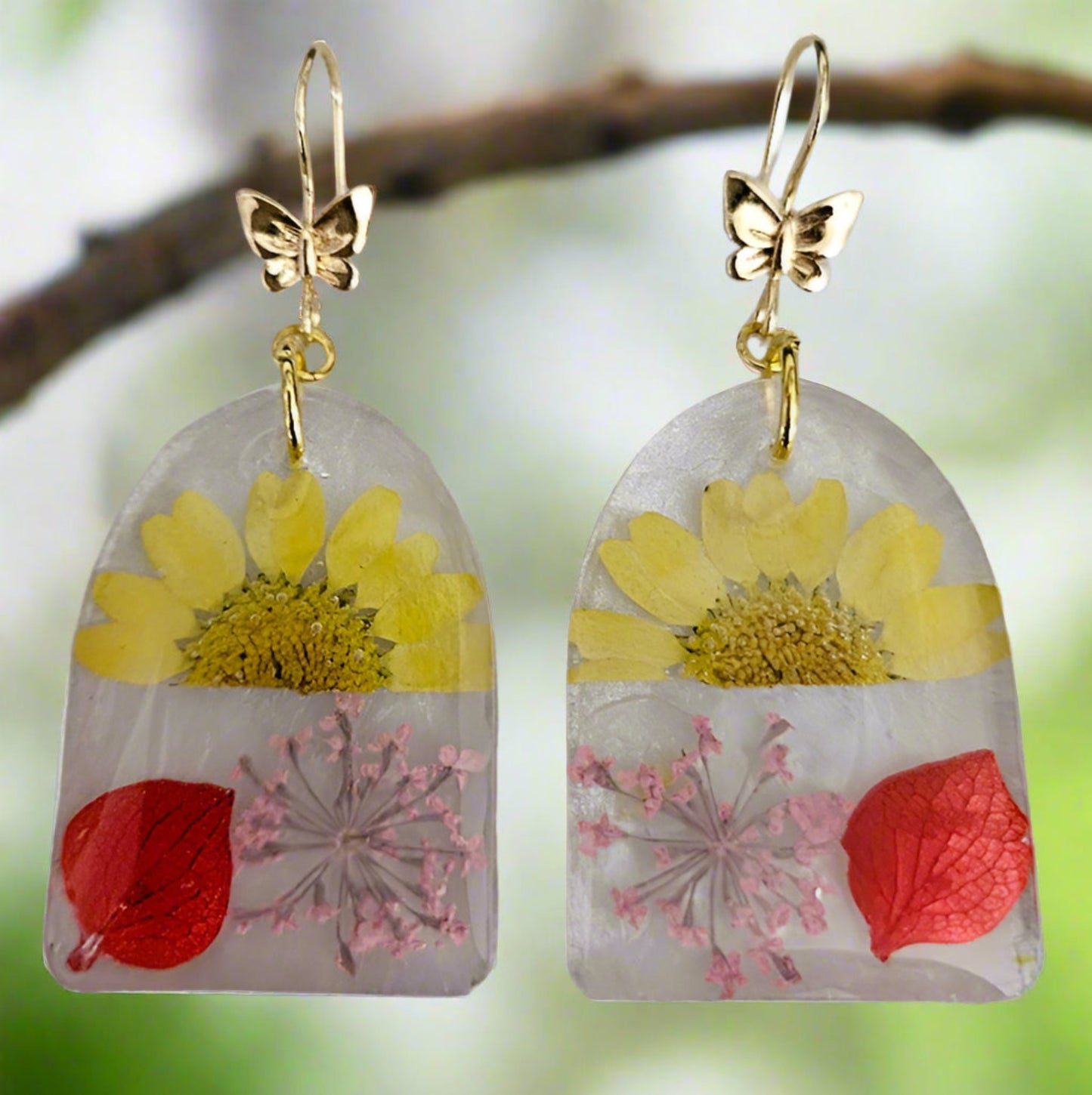 BOTANICAL Arch STUD Earrings YELLOW DAISY