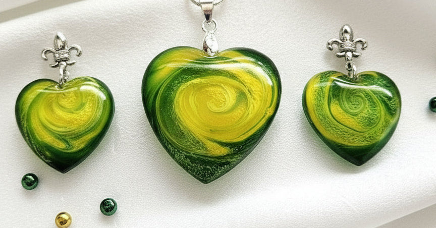 KINDRED HEARTS - Heart Shaped Cabachon Set