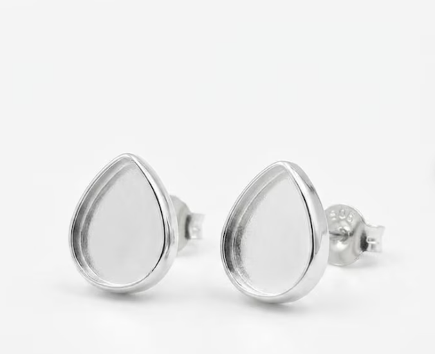 Pear drop stud earring settings before colour is added