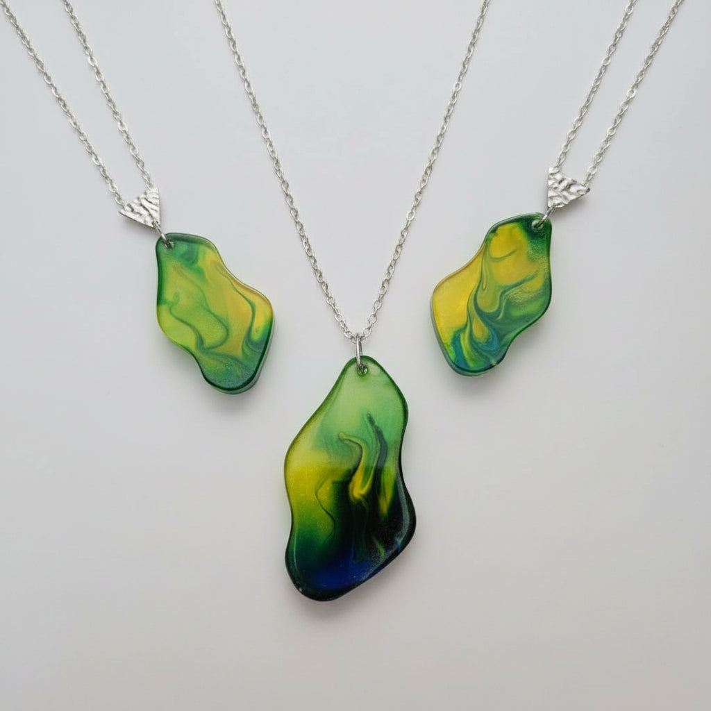 STREAMLIGHT Abstract Pendant & Earring Set