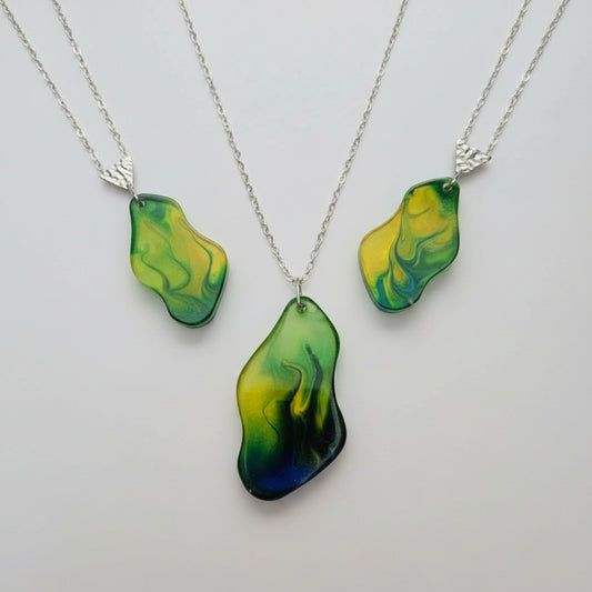 STREAMLIGHT Abstract Pendant & Earring Set